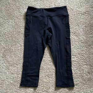 Black Senita mesh panel capri leggings